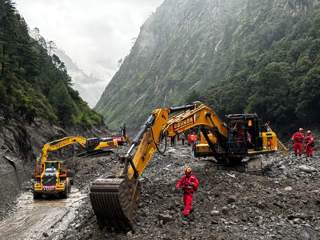 2026-08-29T041059Z_329952333_RC208NA51SBS_RTRMADP_3_NEPAL-FLOODS-CHINA.jfif