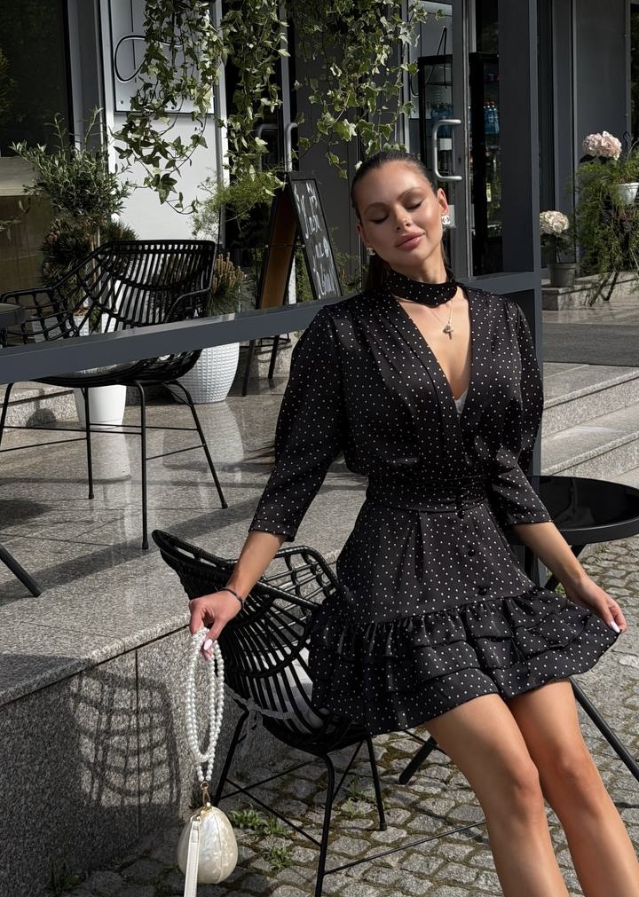 Juoda mini suknelė