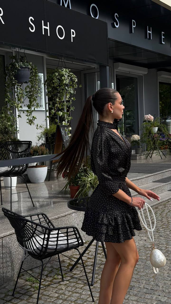 Juoda mini suknelė