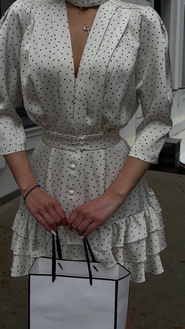 Balta mini suknelė