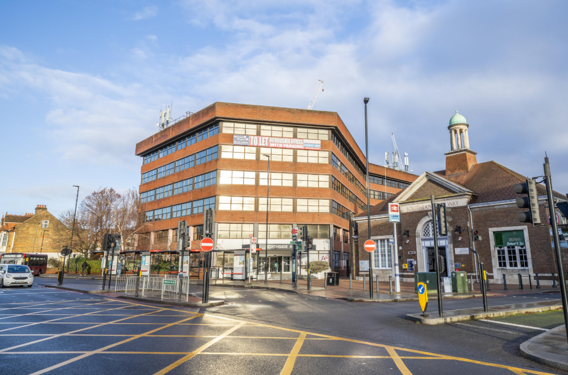 Hosannahs – Tweedy Road Bromley commercial property view 3