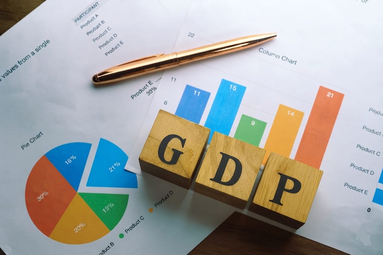 China's GDP Growth Surpasses Projections at 5.8 Percent in Second Quarter of 2026