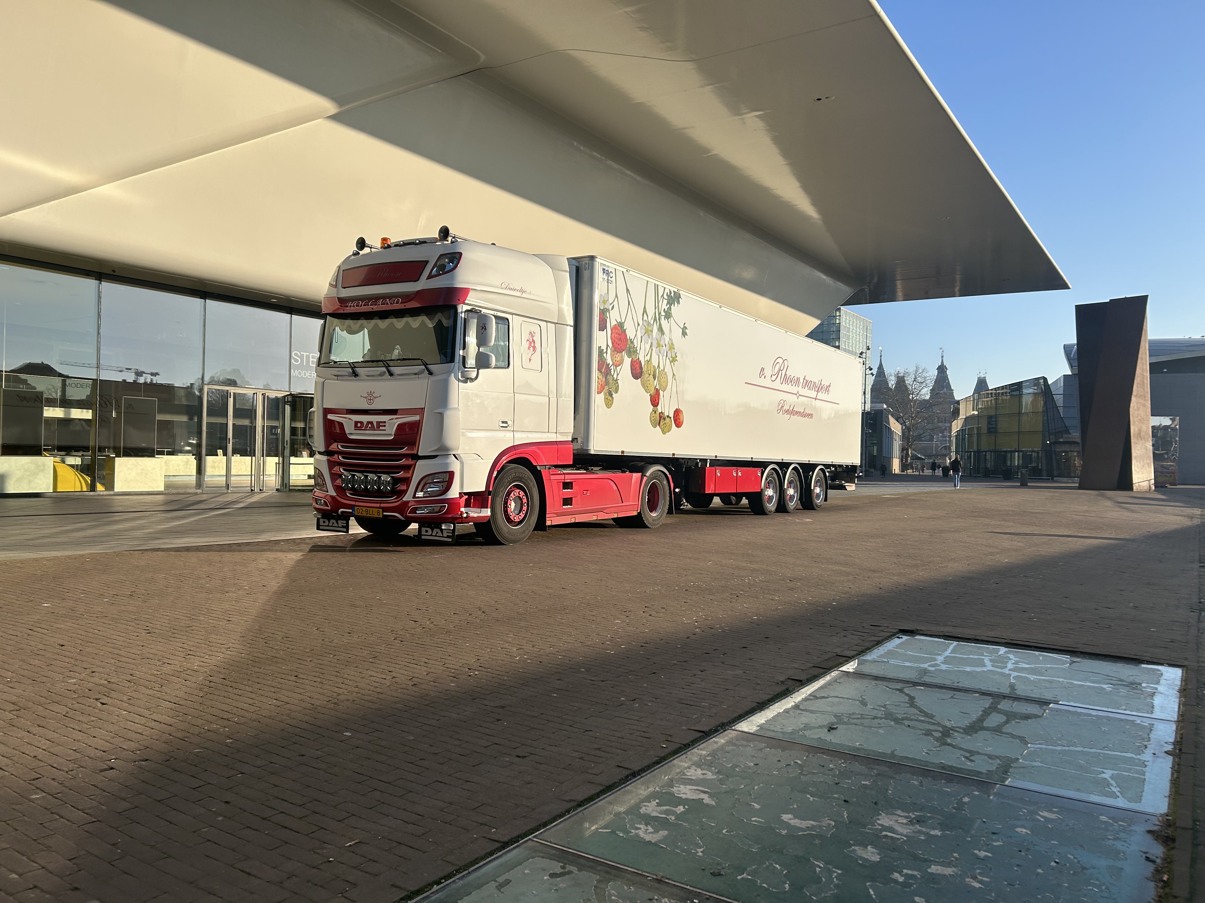 Van Rhoon Transport in actie 1