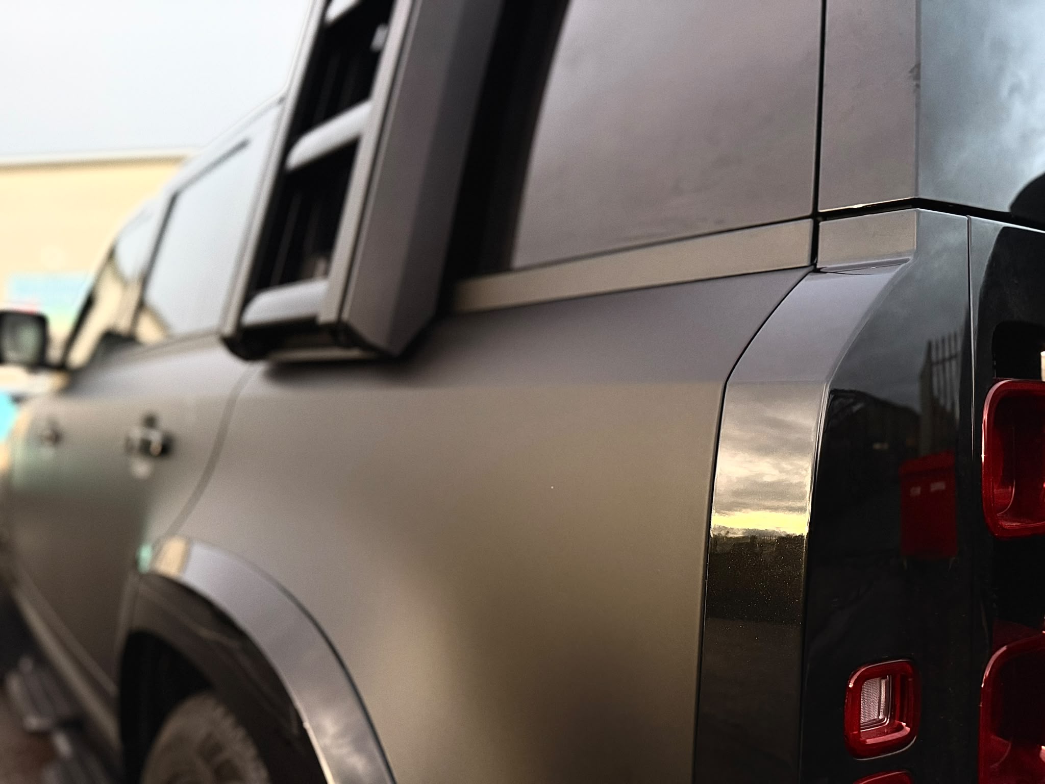 Land Rover Defender — image 5