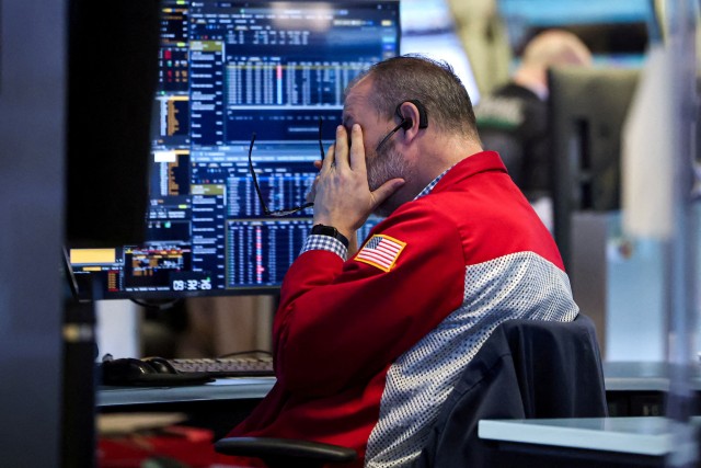 Wall Street Holds Steady as Strong Jobs Report Revives Rate Hike Bets