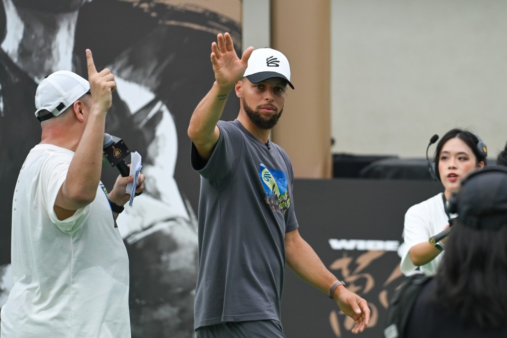Stephen Curry Returns to Hong Kong and Inspires Tuen Mun Students With Lessons on Pressure, Failure and Popcorn