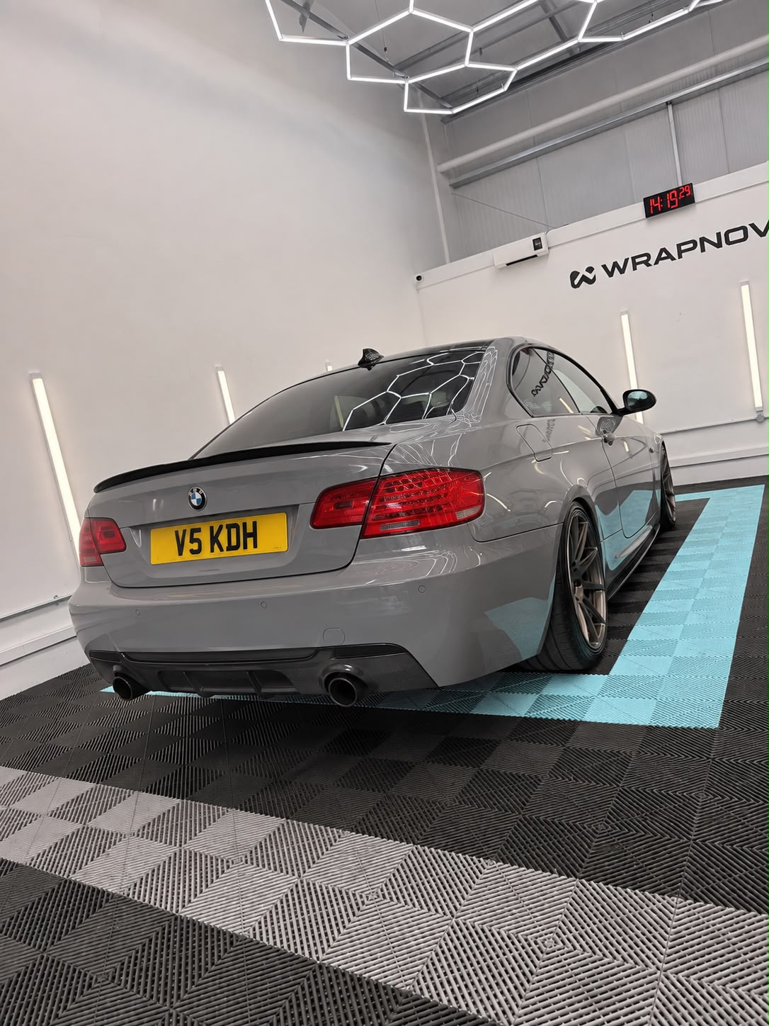BMW 3 Series — image 2