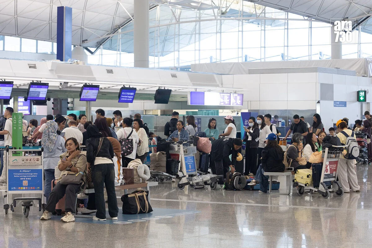 Teenager arrested at Hong Kong airport over luggage theft