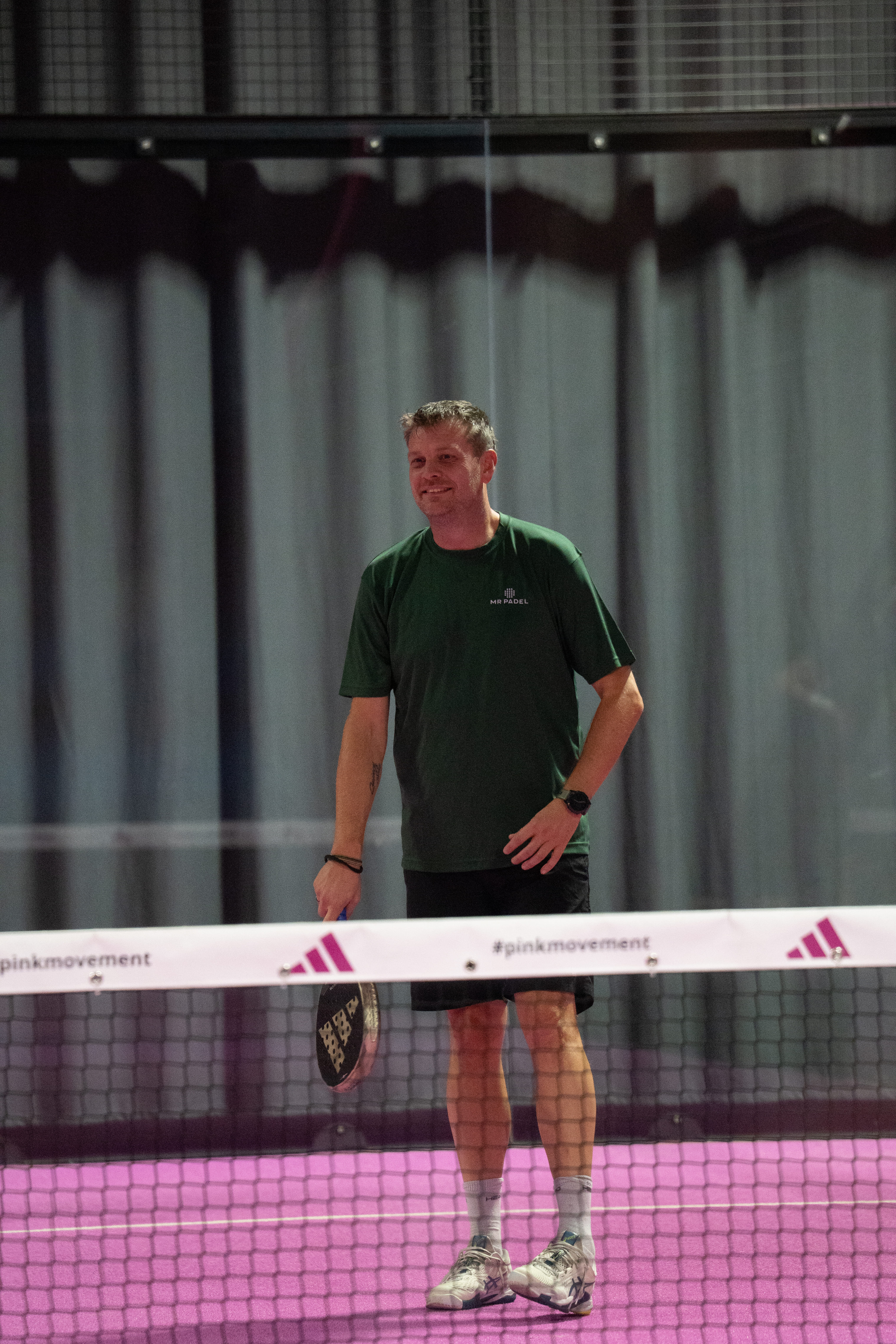 Vier roze Adidas padelbanen — HAL 0172
