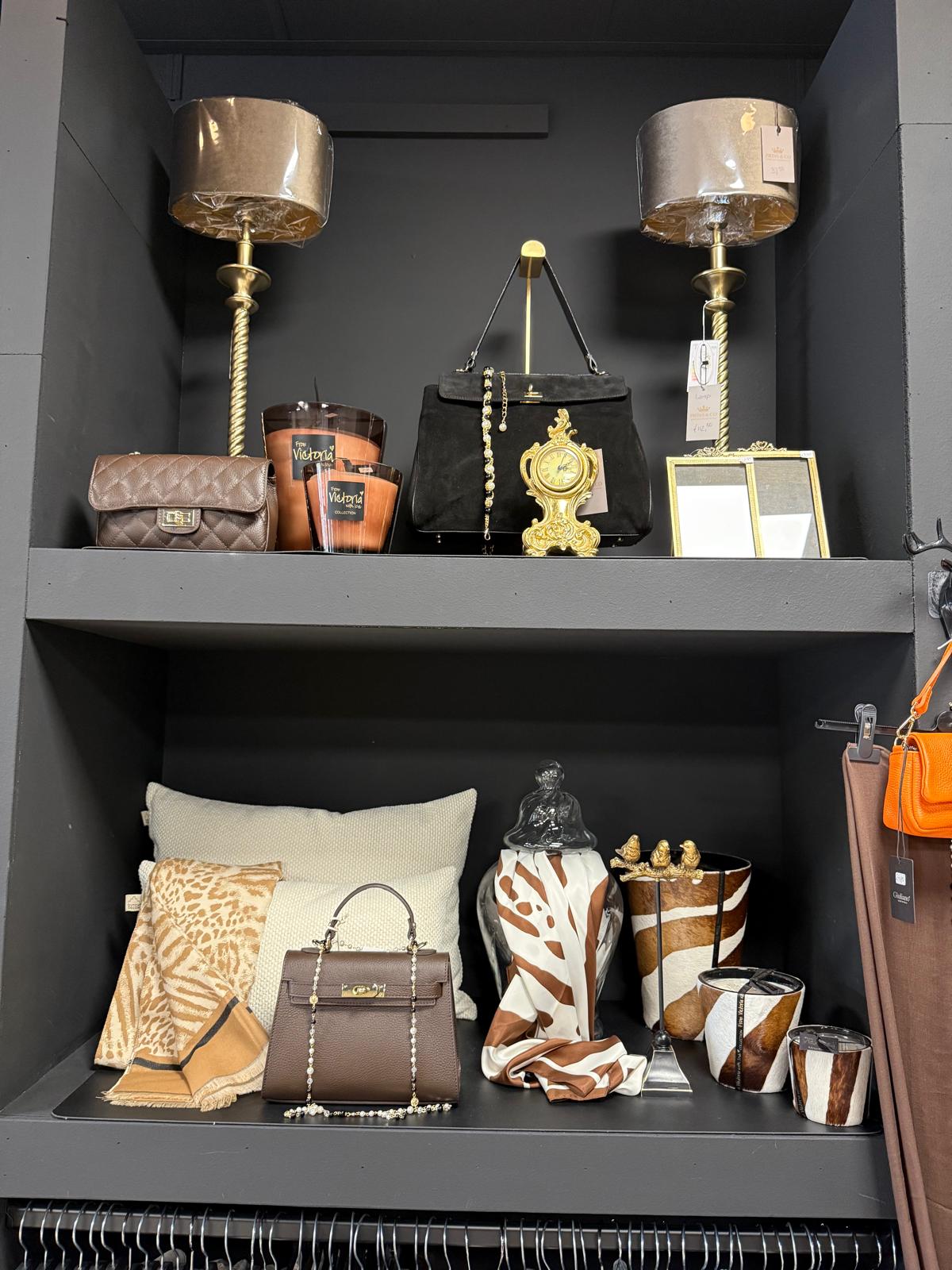 Luxe kledingwinkel interieur