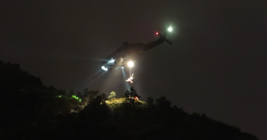 Off Duty Ambulance Crews Rescued After Kowloon Peak Fall