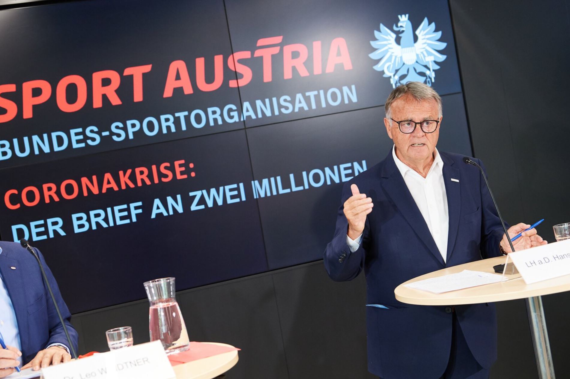 Hans Niessl bei einem Termin