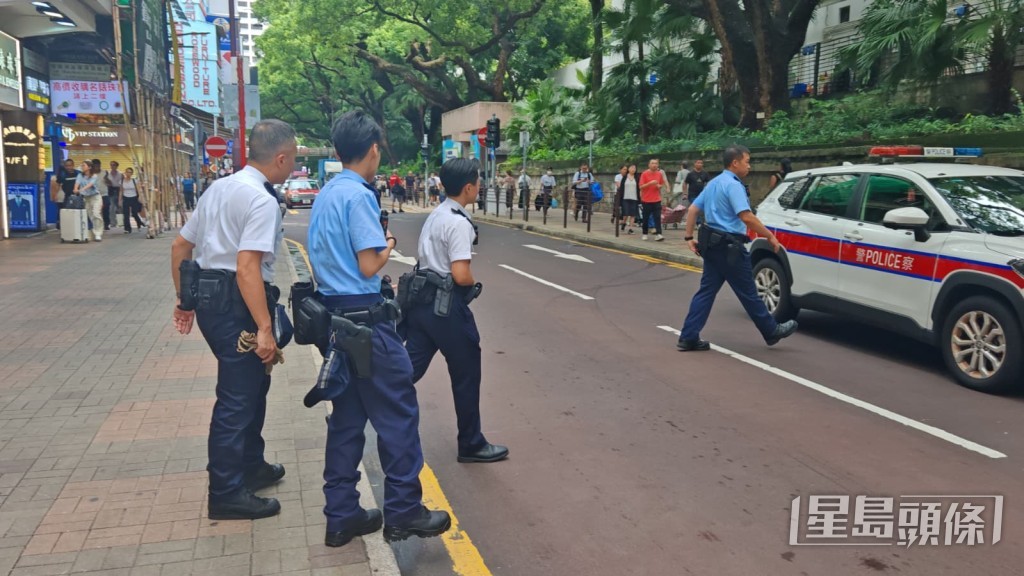 Man Attacked After Leaving Tsim Sha Tsui Building, Wallet and Phone Stolen