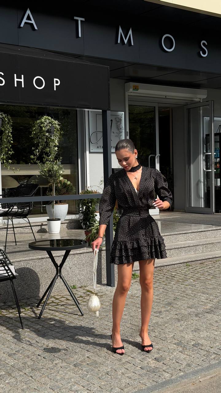 Juoda mini suknelė