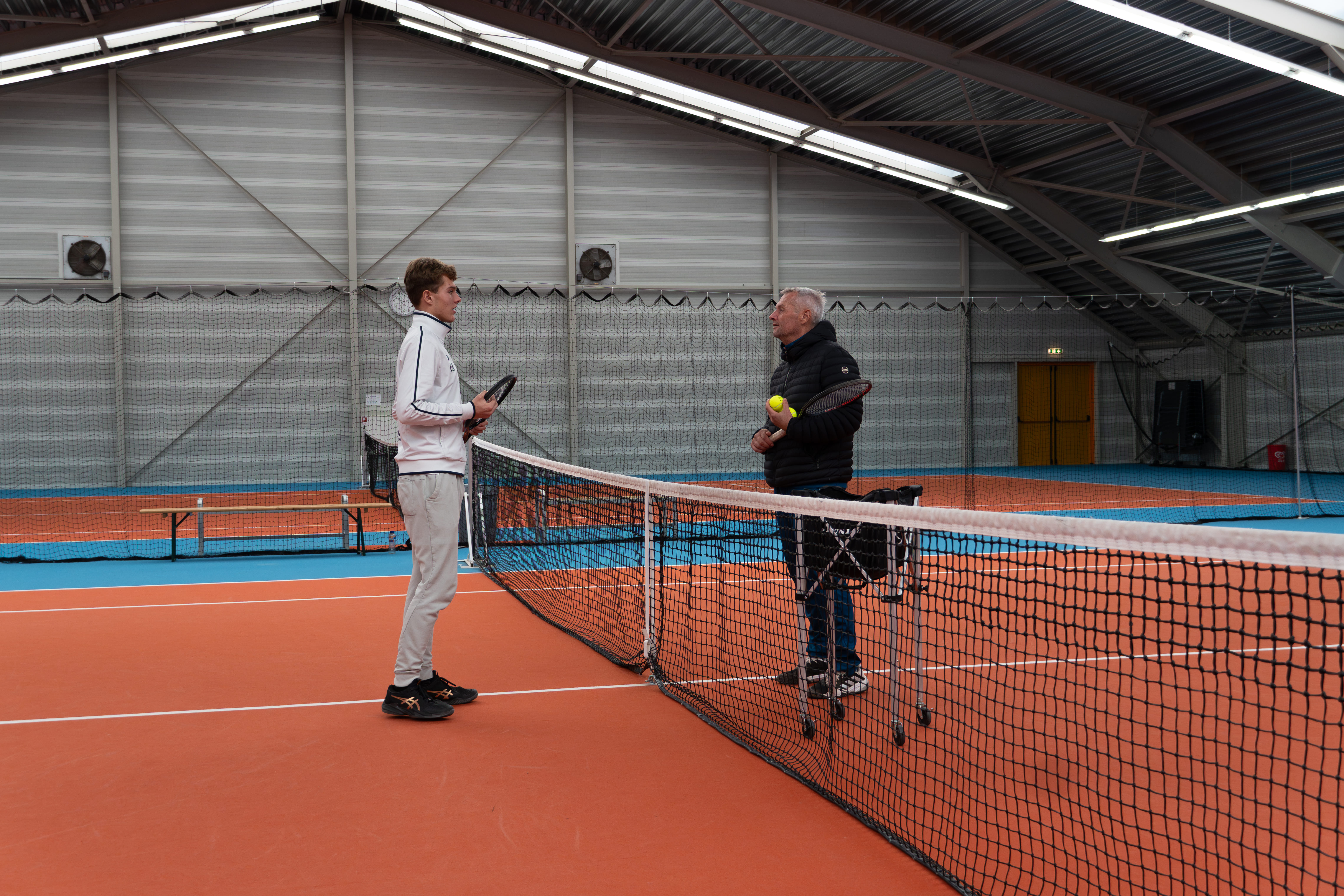 Vijf indoor tapijtbanen — HAL 0172